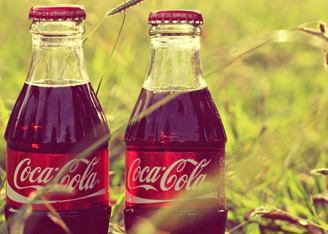  Coca-Cola выпустила экологичную линию одежды